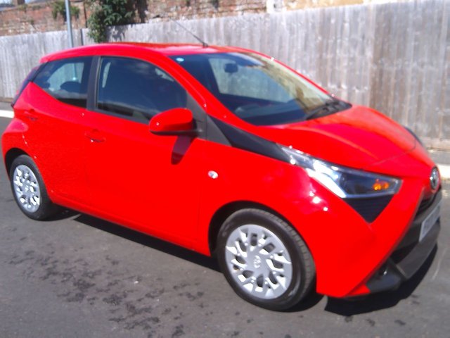 View our Toyota Aygo 1.0 VVT-i x-play Hatchback 5dr Petrol x-shift Euro 6 (Safety Sense) (71 ps)