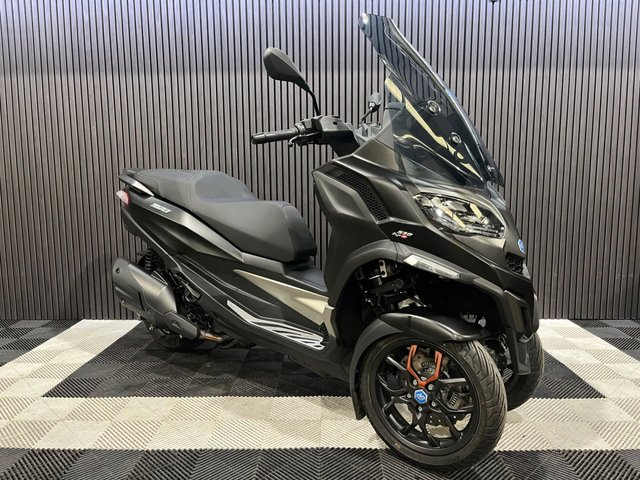 View our PIAGGIO MP3 530