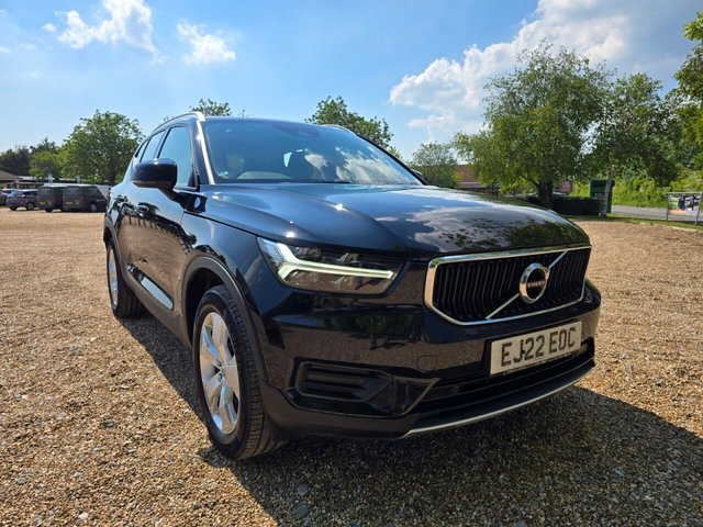 2022 22 VOLVO XC40 1.5 T3 Momentum SUV 5dr Petrol Auto Euro 6 (s/s) (163 ps) 