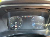 USED 2022 22 VOLVO XC40 1.5 T3 Momentum SUV 5dr Petrol Auto Euro 6 (s/s) (163 ps) 