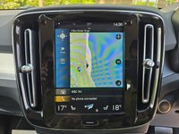 USED 2022 22 VOLVO XC40 1.5 T3 Momentum SUV 5dr Petrol Auto Euro 6 (s/s) (163 ps) 