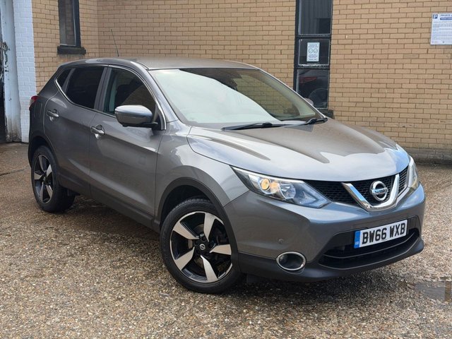 View our Nissan Qashqai range