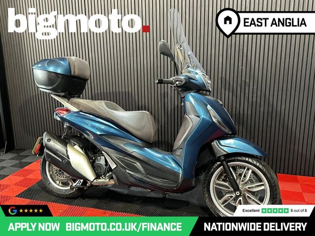View our PIAGGIO Beverly 400
