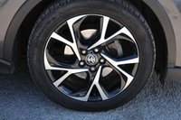 USED 2021 21 TOYOTA C-HR 2.0 VVT-h GPF Design SUV 5dr Petrol Hybrid CVT Euro 6 (s/s) (184 ps) 