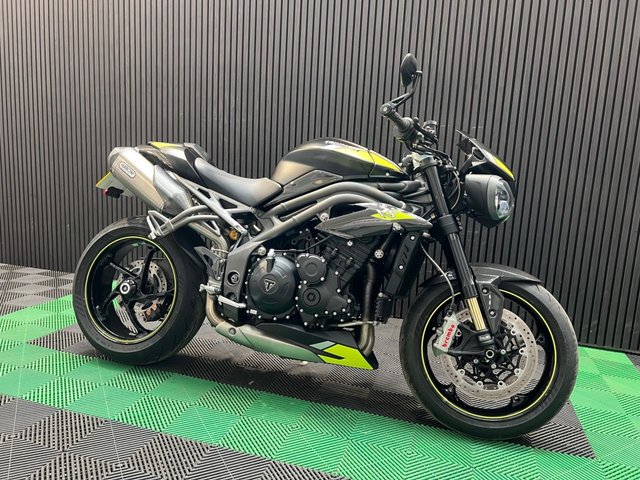 View our TRIUMPH SPEED TRIPLE 1050