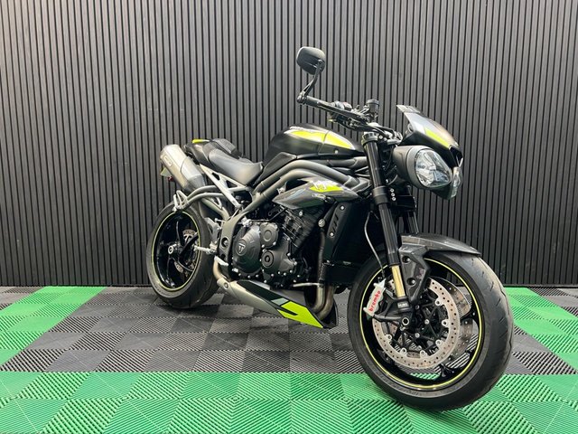 View our TRIUMPH SPEED TRIPLE 1050
