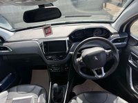 USED 2014 14 PEUGEOT 2008 2014/14 1.2 VTi Allure SUV 5dr Petrol Manual Euro 5 (82 ps), Only 32000 Miles ************* ONLY 32000 MILES ************