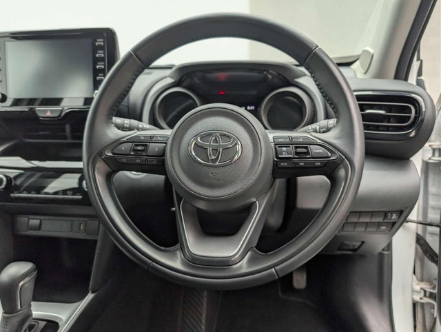 USED 2024 24 TOYOTA YARIS CROSS 1.5 Yaris Cross Icon HEV Auto 5dr CLICK+COLLECT / HOME DELIVERY
