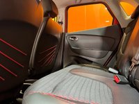 USED 2015 15 RENAULT CAPTUR 1.5 dCi ENERGY Signature SUV 5dr Diesel Manual Euro 5 (s/s) (90 ps) 17" Alloys. Camera. Cruise.