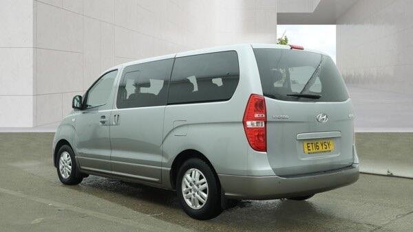 View our HYUNDAI i800