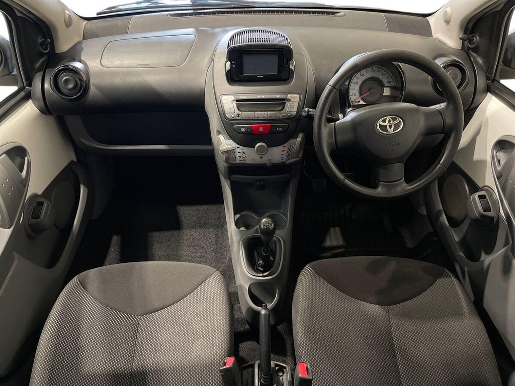 USED 2011 11 TOYOTA AYGO 1.0 VVT-i Go Hatchback 5dr Petrol Manual Euro 5 (67 ps) Sat Nav