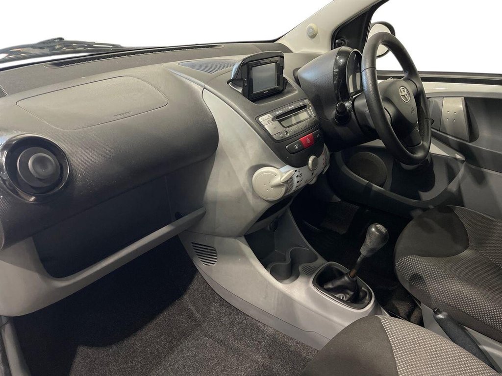 USED 2011 11 TOYOTA AYGO 1.0 VVT-i Go Hatchback 5dr Petrol Manual Euro 5 (67 ps) Sat Nav
