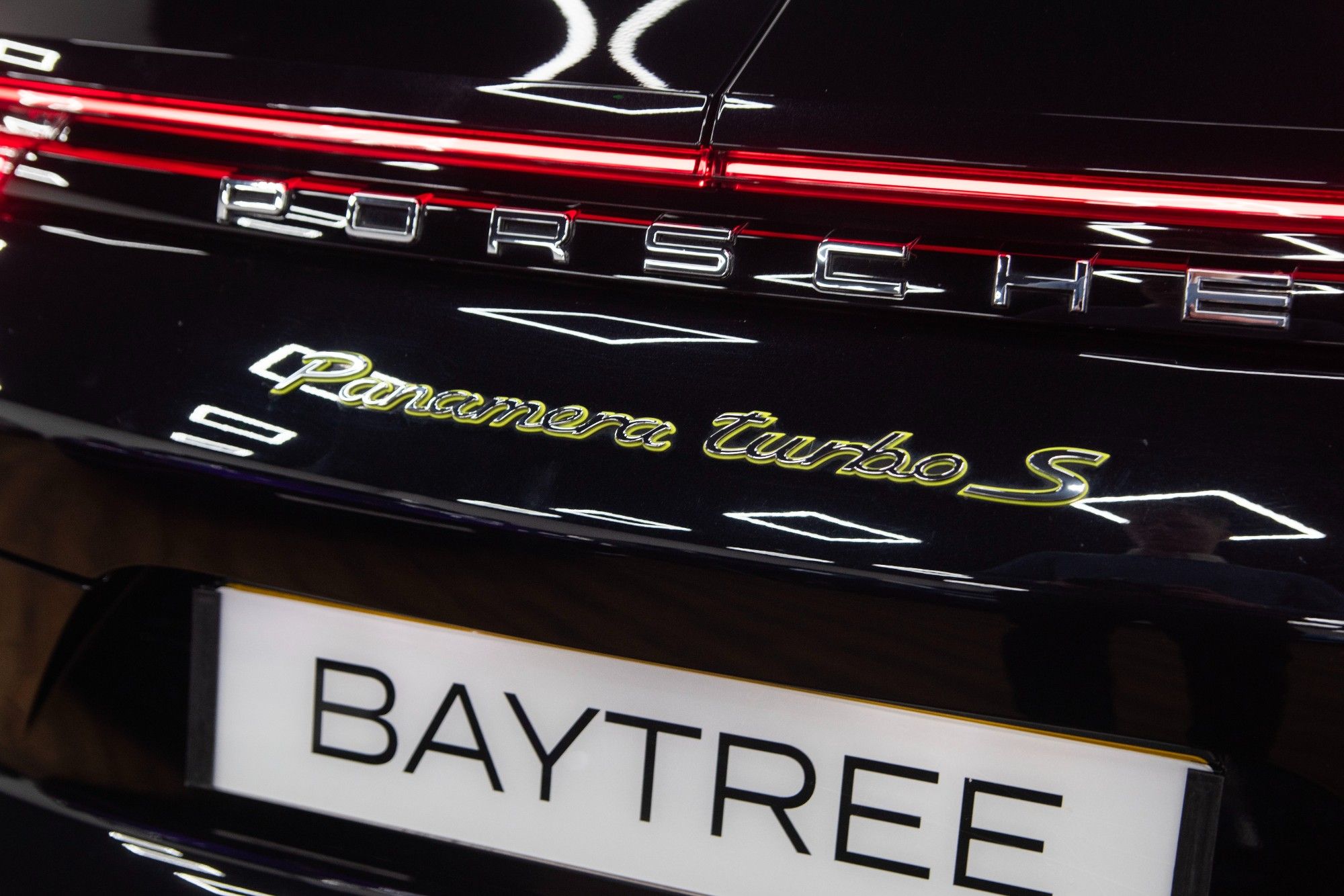 USED 2019 19 PORSCHE PANAMERA 4.0 V8 E-Hybrid 14kWh Turbo S Saloon  