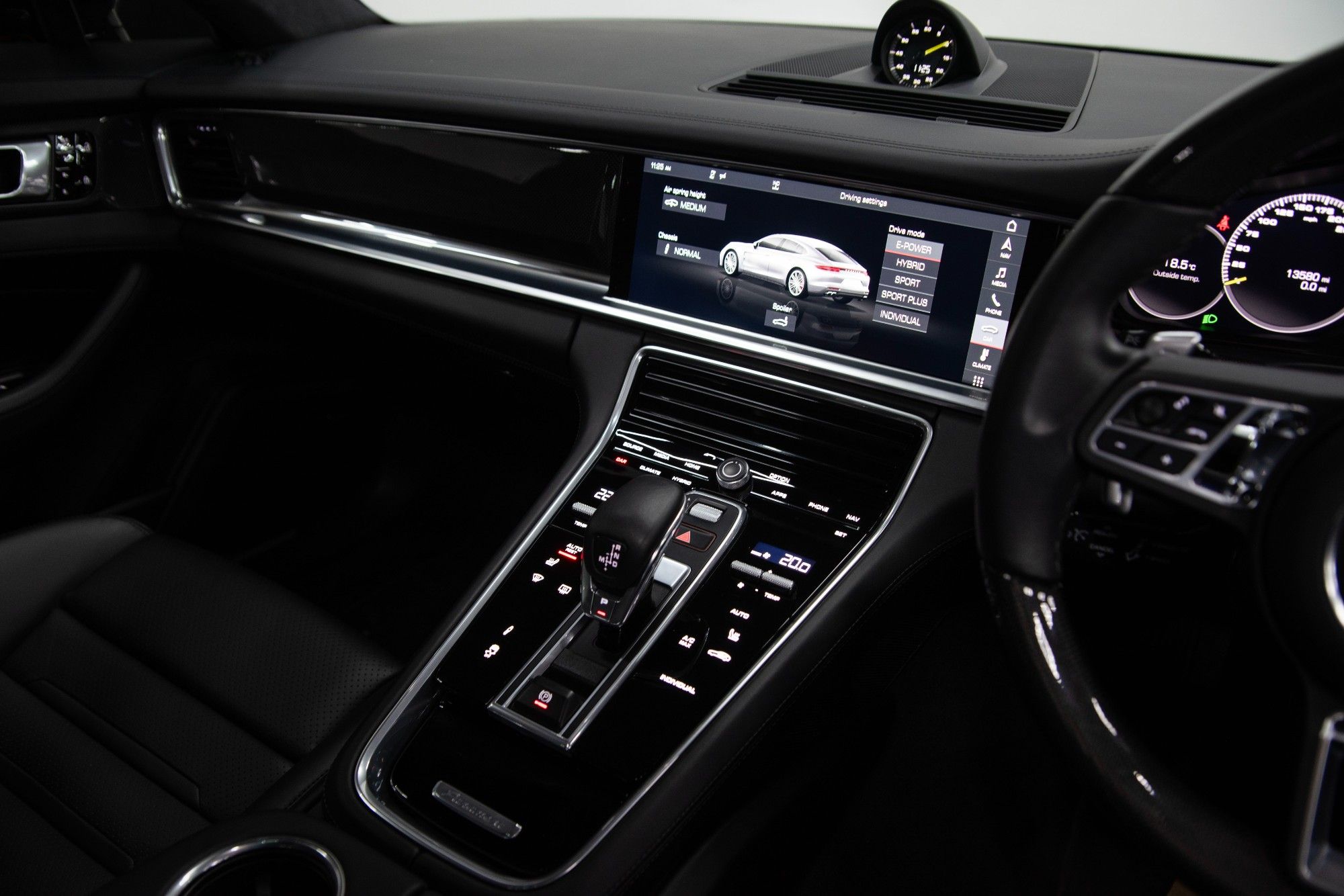USED 2019 19 PORSCHE PANAMERA 4.0 V8 E-Hybrid 14kWh Turbo S Saloon  