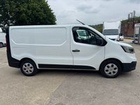 USED 2022 22 RENAULT TRAFIC 2.0 dCi Blue SL28 Business Panel Van 5dr Diesel Manual L1 H1 Euro 6 (s/s) (150 ps) 