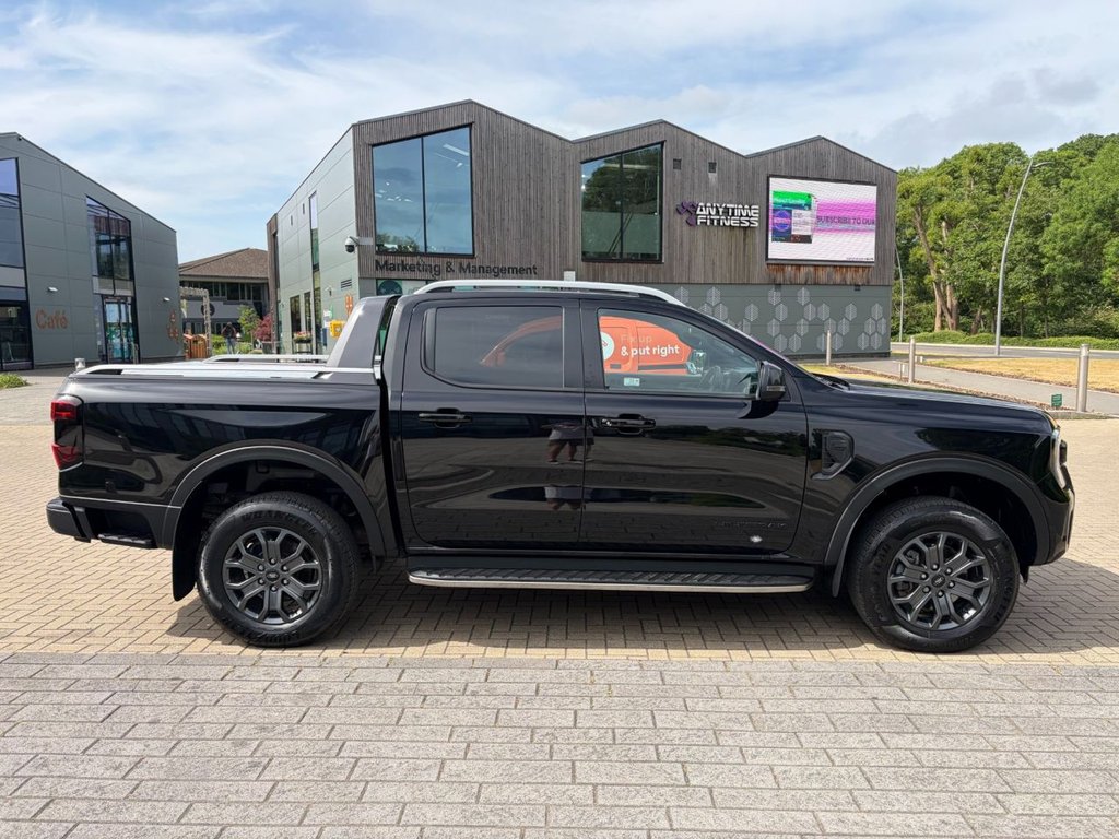 USED 2023 W FORD RANGER WILDTRACK 4x4 2.0EcoBlue EU6 10-SPEED AUTO S/S NEW SHAPE D/CAB PICK UP *A/C*S/N*LEATHER*CAMERA*PDC*HEAT PACK*ALLOYS* FULLY LOADED / 10-SPEED AUTO