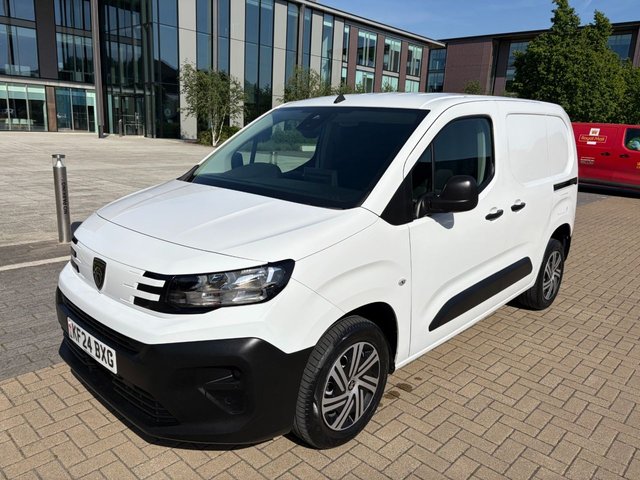View our Peugeot Partner 1000 PROFESSIONAL 1.5BlueHDi EU6 S/S SWB 100ps *AIRCON*REV/SENSORS*E/PACK*APPLE CARPLAY*