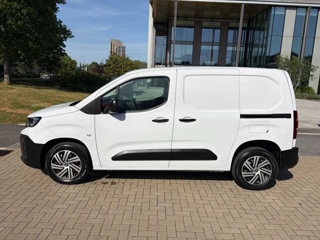 USED 2024 24 PEUGEOT PARTNER 1000 PROFESSIONAL 1.5BlueHDi EU6 S/S SWB 100ps *AIRCON*REV/SENSORS*E/PACK*APPLE CARPLAY* AIRCON*EU6*SENSORS*E/P*L1