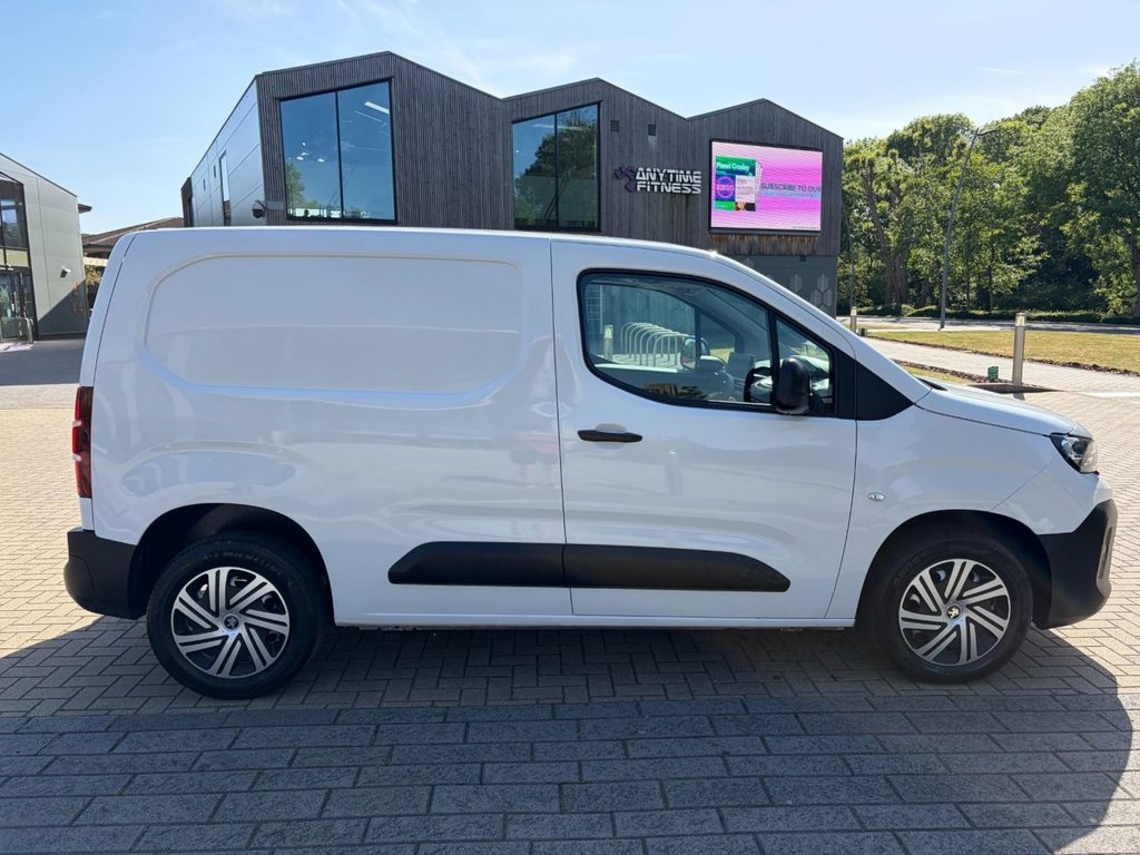 USED 2024 24 PEUGEOT PARTNER 1000 PROFESSIONAL 1.5BlueHDi EU6 S/S SWB 100ps *AIRCON*REV/SENSORS*E/PACK*APPLE CARPLAY* AIRCON*EU6*SENSORS*E/P*L1