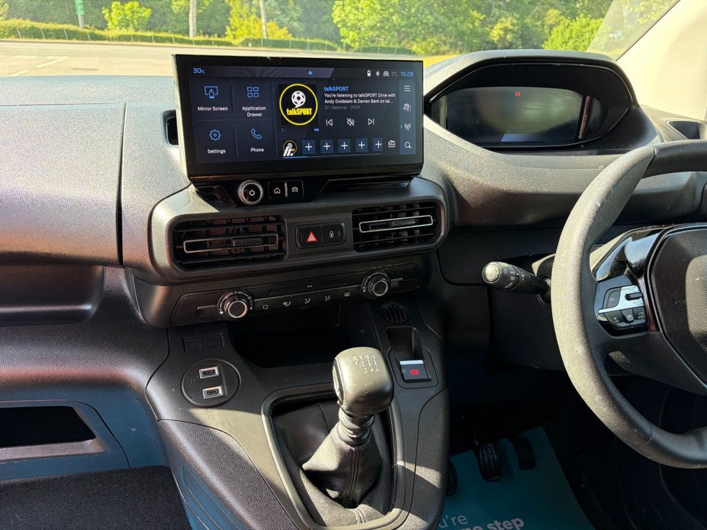 USED 2024 24 PEUGEOT PARTNER 1000 PROFESSIONAL 1.5BlueHDi EU6 S/S SWB 100ps *AIRCON*REV/SENSORS*E/PACK*APPLE CARPLAY* AIRCON*EU6*SENSORS*E/P*L1