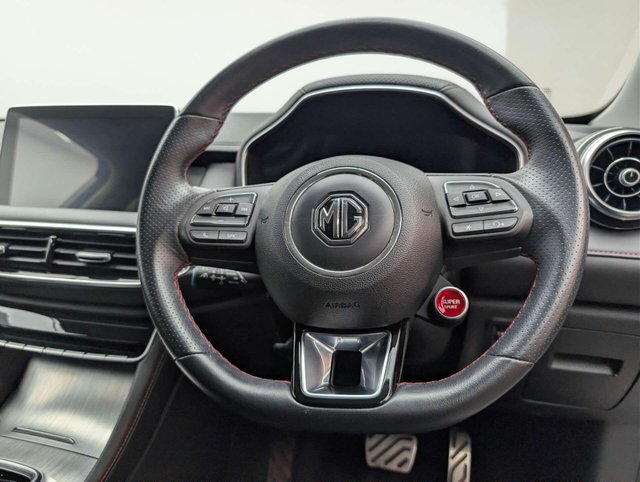 USED 2024 73 MG HS 1.5 MG HS Trophy Semi-Auto 5dr CLICK+COLLECT / HOME DELIVERY