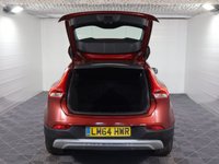 USED 2014 64 VOLVO V40 CROSS COUNTRY 1.6 D2 Lux Hatchback 5dr Diesel Powershift Euro 5 (s/s) (115 ps) LOW MILES WITH SERICE HISTORY NOT TO BE MISSED