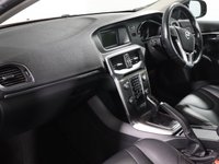 USED 2014 64 VOLVO V40 CROSS COUNTRY 1.6 D2 Lux Hatchback 5dr Diesel Powershift Euro 5 (s/s) (115 ps) LOW MILES WITH SERICE HISTORY NOT TO BE MISSED