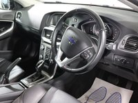 USED 2014 64 VOLVO V40 CROSS COUNTRY 1.6 D2 Lux Hatchback 5dr Diesel Powershift Euro 5 (s/s) (115 ps) LOW MILES WITH SERICE HISTORY NOT TO BE MISSED