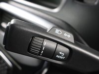 USED 2014 64 VOLVO V40 CROSS COUNTRY 1.6 D2 Lux Hatchback 5dr Diesel Powershift Euro 5 (s/s) (115 ps) LOW MILES WITH SERICE HISTORY NOT TO BE MISSED
