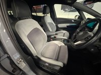 USED 2021 71 VOLKSWAGEN ID.3 Pro S 77kWh Tour Hatchback 5dr Electric Auto (204 ps) + 1 OWNER + VW SERVICE HISTORY + 6 MONTHS WARRANTY + FULL MOT + HEATED ELECTRIC MASSAGE SEATS + HEATED STEERING WHEEL + HEADS UP DISPLAY +