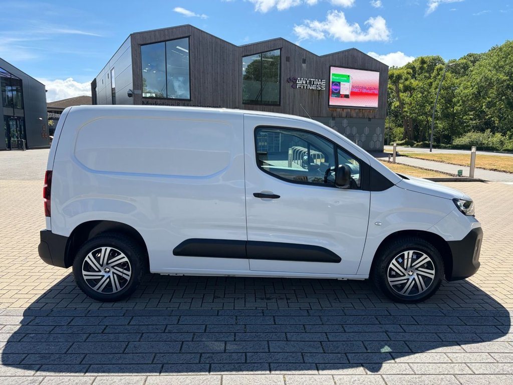 USED 2024 24 PEUGEOT PARTNER 1000 PROFESSIONAL 1.5BlueHDi EU6 S/S SWB 100ps *AIRCON*REV/SENSORS*E/PACK*APPLE CARPLAY* AIRCON-SENSORS-EU6-E/PACK
