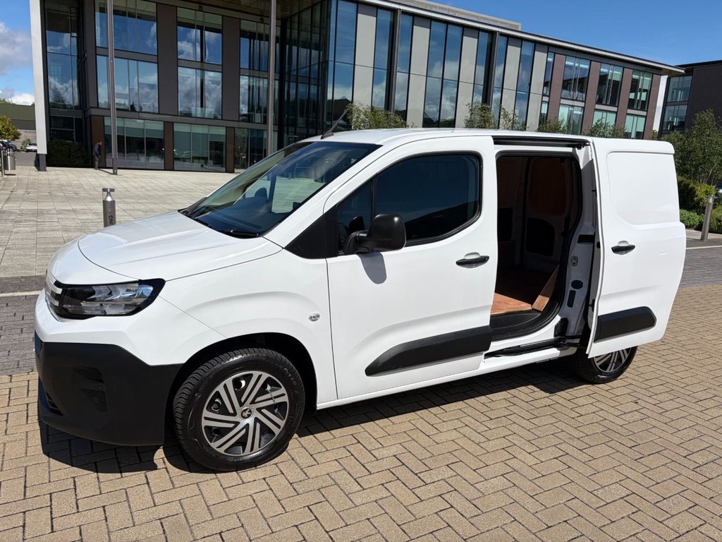 USED 2024 24 PEUGEOT PARTNER 1000 PROFESSIONAL 1.5BlueHDi EU6 S/S SWB 100ps *AIRCON*REV/SENSORS*E/PACK*APPLE CARPLAY* AIRCON-SENSORS-EU6-E/PACK