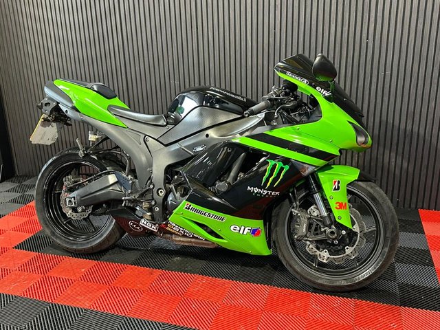View our KAWASAKI NINJA ZX-6R