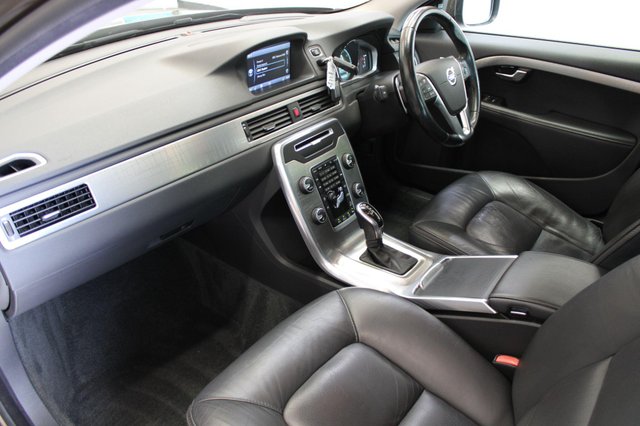 View our VOLVO XC70