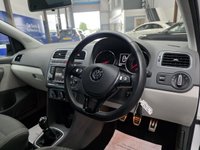 USED 2015 15 VOLKSWAGEN POLO 1.2 TSI BlueMotion Tech SE Design Hatchback 5dr Petrol Manual Euro 6 (s/s) (90 ps) Parking Sensors - Mirror Link - &pound;20 Yearly Road Tax