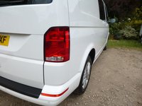 USED 2022 22 VOLKSWAGEN TRANSPORTER 2.0 TDI T32 Highline Kombi Double Cab 5dr Diesel Manual FWD LWB Euro 6 (s/s) (150 ps) 6 Seat, LWB, Satnav, Rear Camera