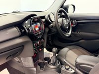 USED 2020 70 MINI HATCH 1.5 COOPER CLASSIC FIVE DOOR 135 BHP + REAR CAMERA + HEATED SEATS SIX MONTH WARRANTY JUNE 2027 MOT