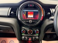 USED 2020 70 MINI HATCH 1.5 COOPER CLASSIC FIVE DOOR 135 BHP + REAR CAMERA + HEATED SEATS SIX MONTH WARRANTY JUNE 2027 MOT