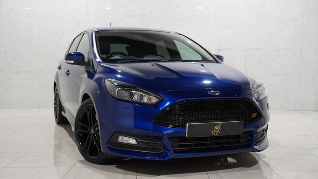 View our Ford Focus 2.0T EcoBoost ST-3 Hatchback 5dr Petrol Manual Euro 6 (s/s) (250 ps)