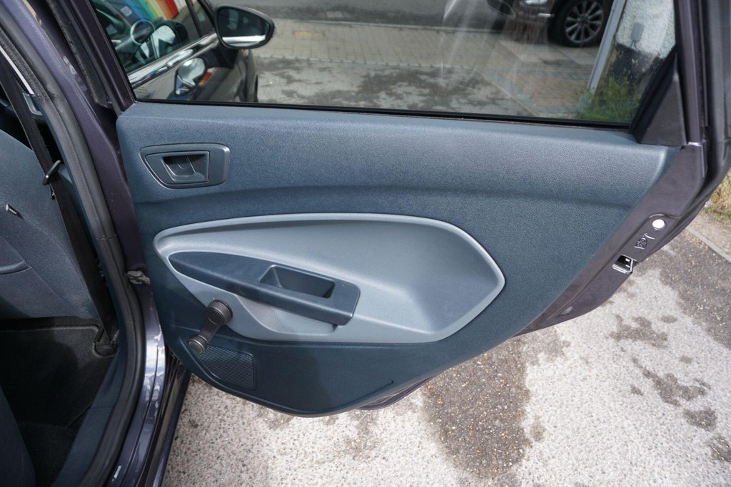 USED 2010 10 FORD FIESTA 1.4 Titanium 5dr JUST ARRIVED!!!
