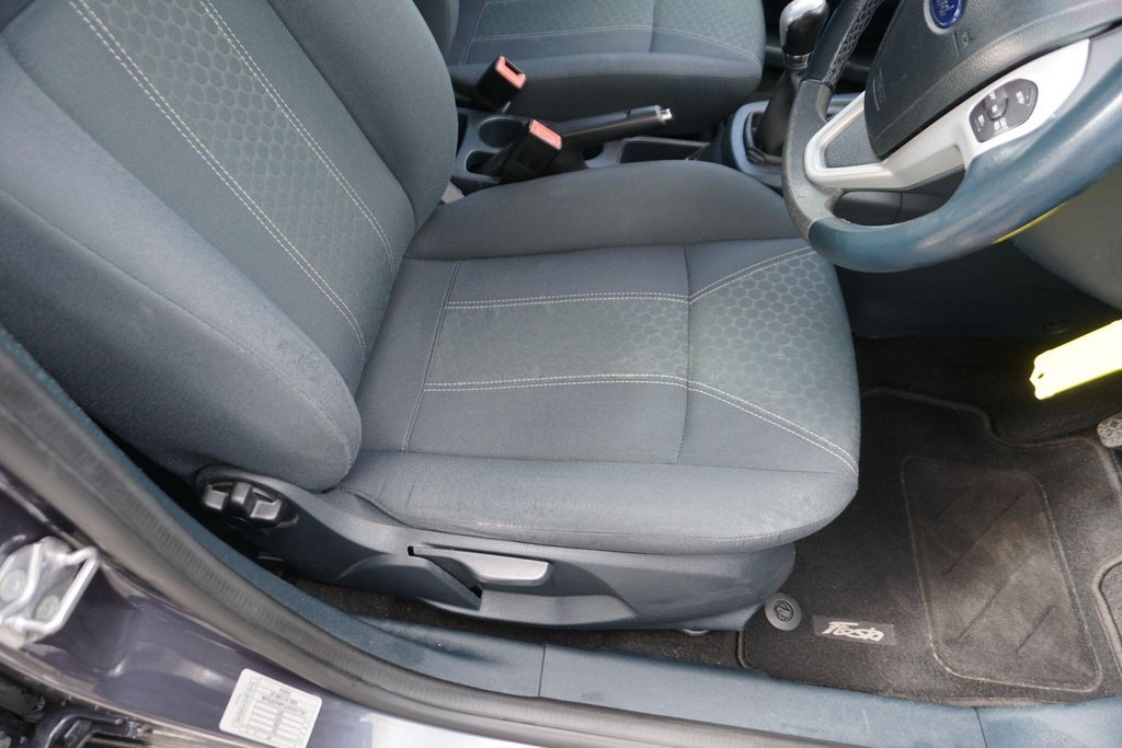 USED 2010 10 FORD FIESTA 1.4 Titanium 5dr JUST ARRIVED!!!