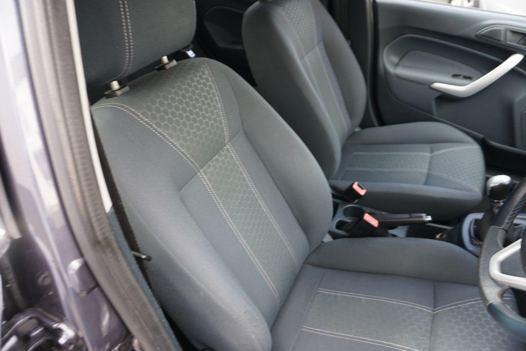 USED 2010 10 FORD FIESTA 1.4 Titanium 5dr JUST ARRIVED!!!