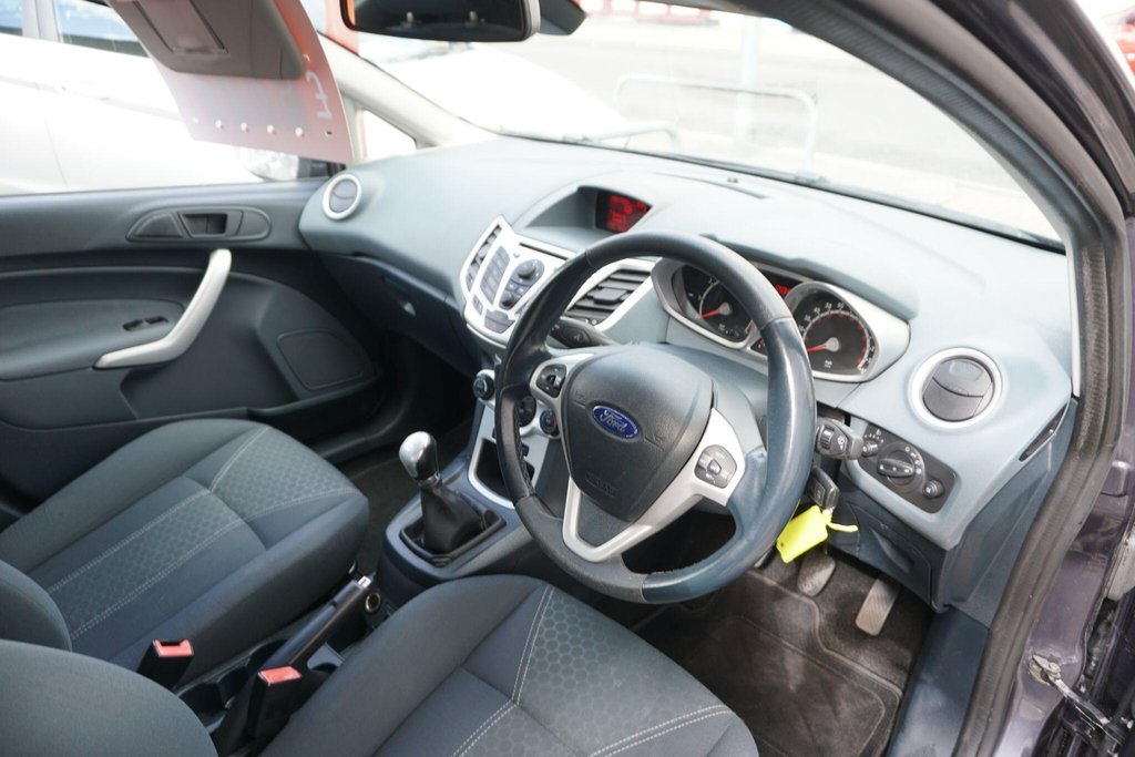 USED 2010 10 FORD FIESTA 1.4 Titanium 5dr JUST ARRIVED!!!