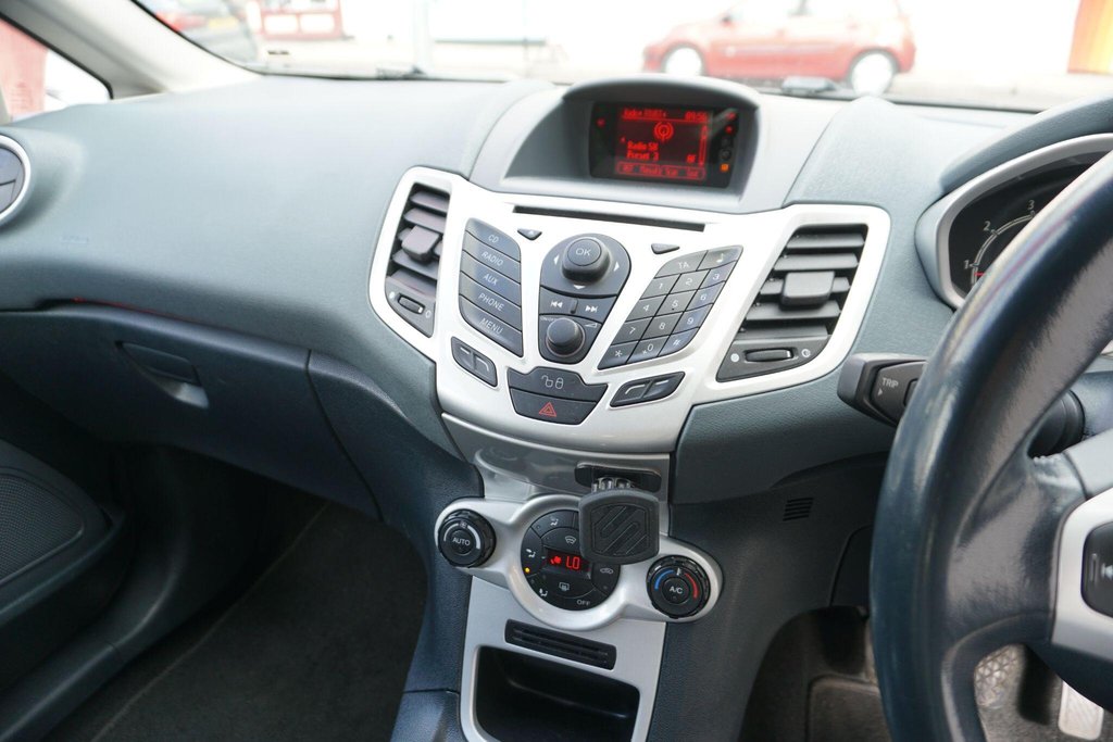 USED 2010 10 FORD FIESTA 1.4 Titanium 5dr JUST ARRIVED!!!