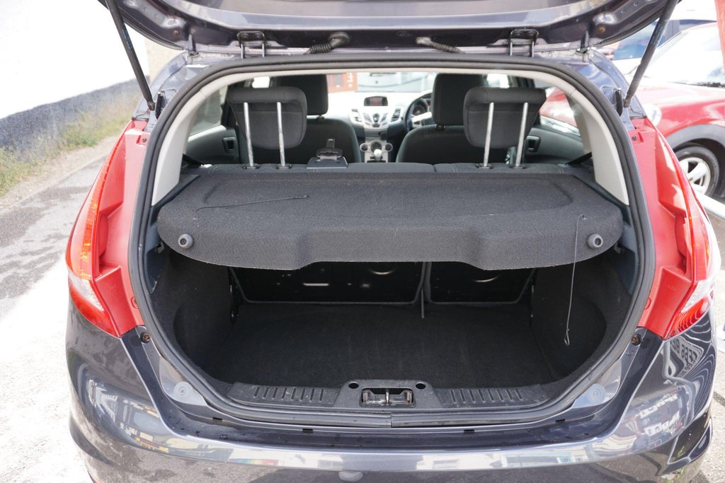 USED 2010 10 FORD FIESTA 1.4 Titanium 5dr JUST ARRIVED!!!
