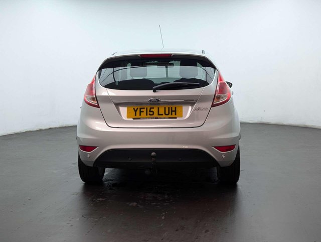 USED 2015 15 FORD FIESTA 1.6 Fiesta Titanium Auto 5dr CLICK+COLLECT / HOME DELIVERY