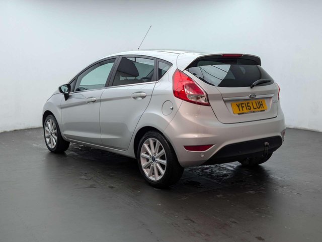 USED 2015 15 FORD FIESTA 1.6 Fiesta Titanium Auto 5dr CLICK+COLLECT / HOME DELIVERY