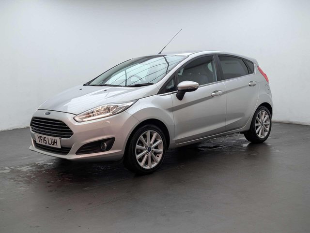 USED 2015 15 FORD FIESTA 1.6 Fiesta Titanium Auto 5dr CLICK+COLLECT / HOME DELIVERY