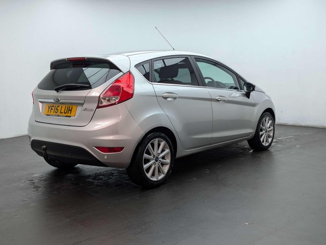 USED 2015 15 FORD FIESTA 1.6 Fiesta Titanium Auto 5dr CLICK+COLLECT / HOME DELIVERY