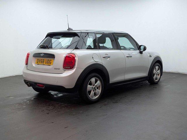 USED 2018 68 MINI HATCH 1.5 Cooper 5dr CLICK+COLLECT / HOME DELIVERY